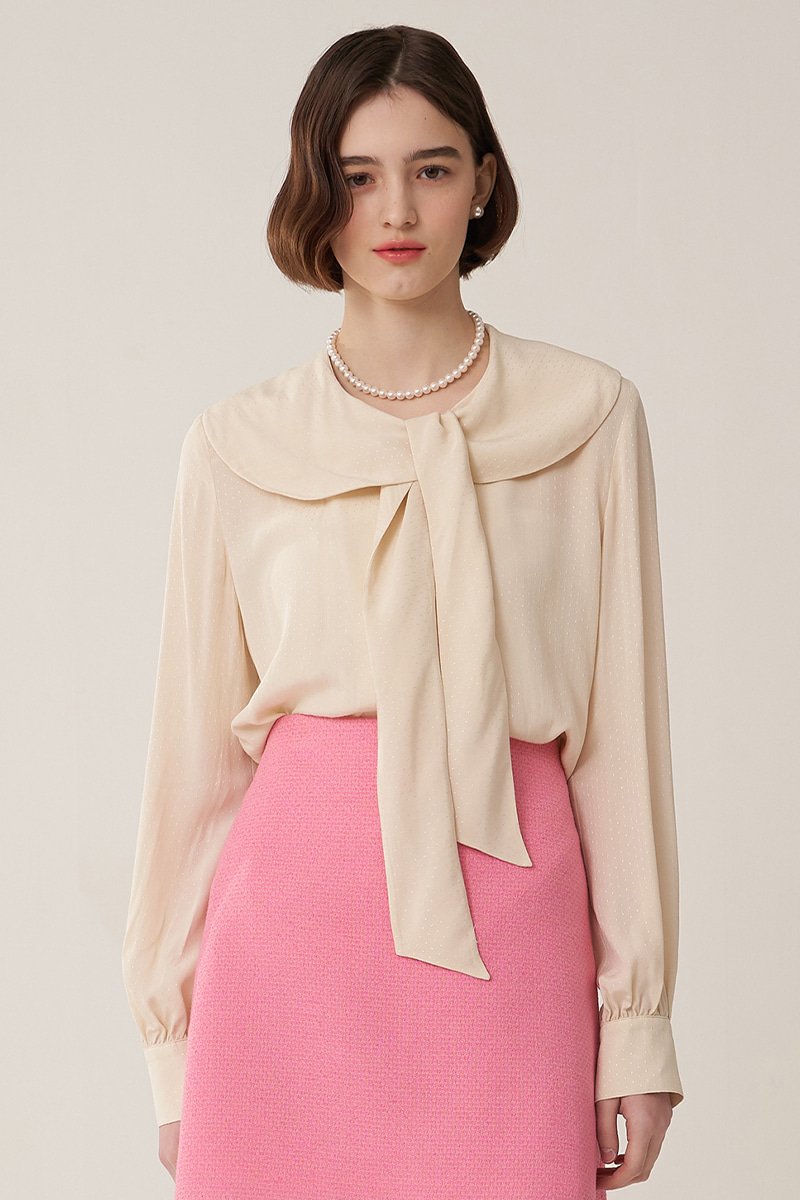 lovely ruffle collar blouse BE
